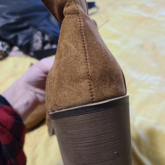 Forever 21 suede booties - Picture 3 of 4